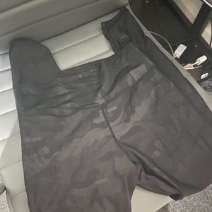 Black camo leggings